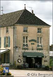 Café du Pont in Pommard, Burgundy.